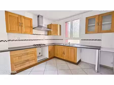 appartement t3 – 61 m² – centre-ville d'angerville (91670)