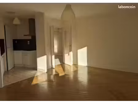 2 pièces lumineux à puteaux