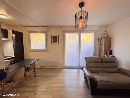 studio 1 pièce 32 m²