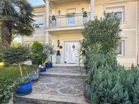 maison 6 pièces 230 m²