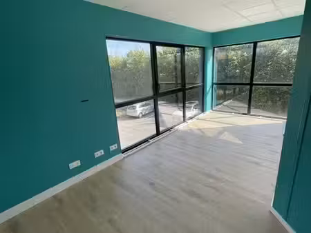 local 44 m² belbeuf