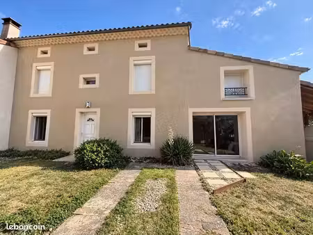 ferme de caractère entièrement rénovée de 230 m²