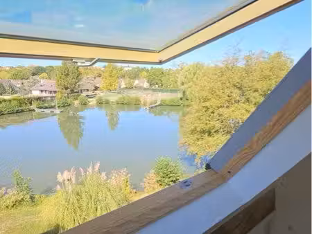 maison bord de lac