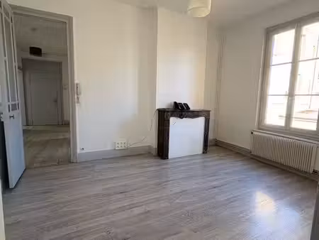 appartement ou local pro place d’arches