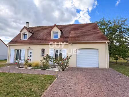 maison quatre chambres dont une au rez-de-chaussée