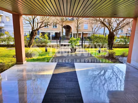 rue caruel de st martin - appartement 3 pièces de 86m2