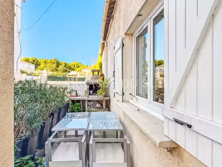 appartement t4 avec petite terrasse et stationnement privatif - centre de saint victoret
