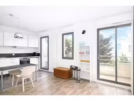 croissy sur seine - studio de 28.45 m2 - residence recente - ascenseur - 12 mn rer - 3 mn 