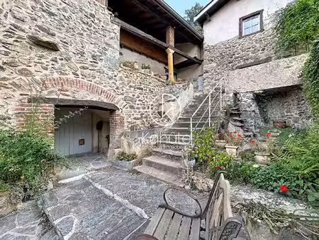 demeure de charme située sur la commune de courzieu à 15 min de l'arbresle  7 pièce(s) 200