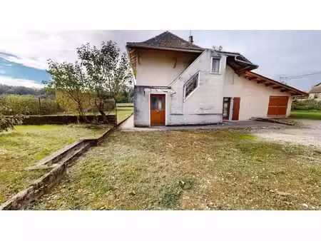 maison à rénover située à les avenieres veyrins thuellin