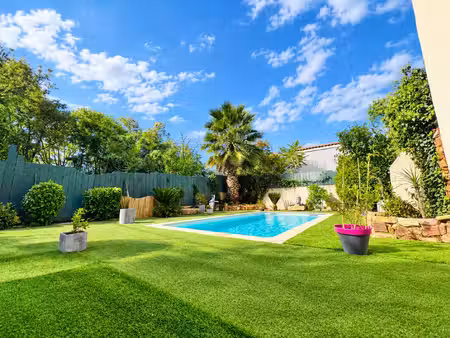 maison r+1 de 178m2 avec studio et piscine sur un terrain de
