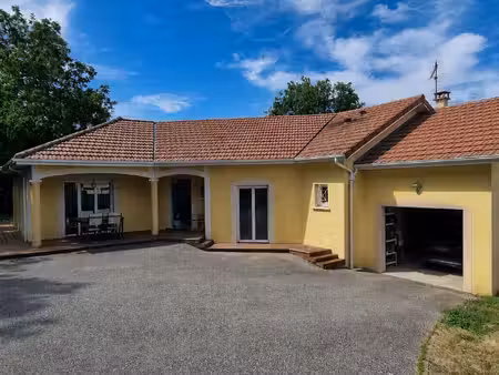 saint-victor-de-cessieu - maison t6 - 136 m² - 4 chambres - terrain 1 465 m² - terrasse pl