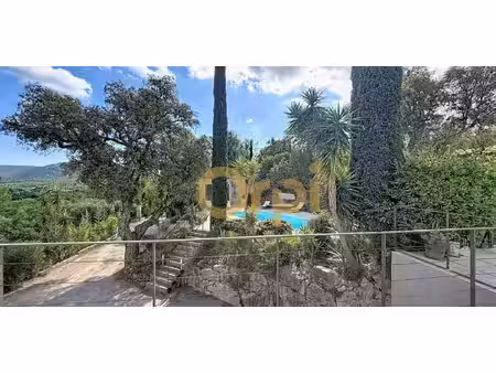 villa avec piscine et terrasse plan-de-la-tour (83)