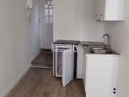 petit f2 32.93 m² en rdv avec jardinet