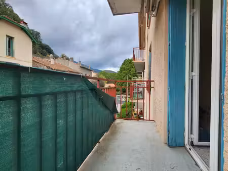 appartement 1 chambre avec cave  balcons et parking