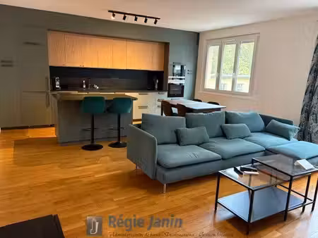 f2 bis meuble - 199 rue vendome lyon 3 -