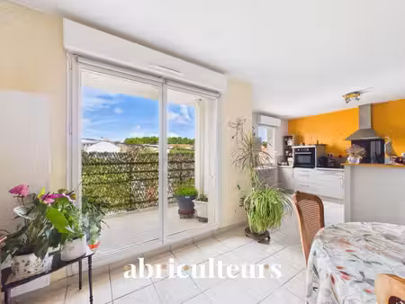 centre saint sébastien  beau t3   2 chambres  avec balcon et grand garage (44230)