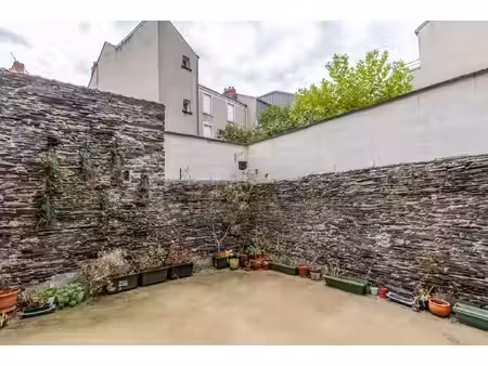 maison de ville au fort potentiel
