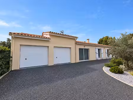 bergerac maison de plain-pied de 138 m² avec 4 chambres  suite parentale et double garage