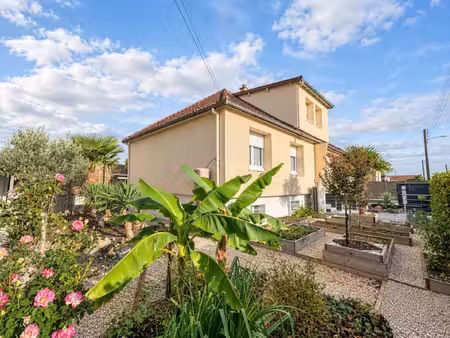 maison entièrement rénovée avec jardin et dépendances à dun-sur-auron