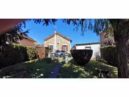 maison à vendre à mandres les roses