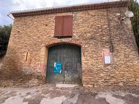 bâtiment 1 pièce 85 m²