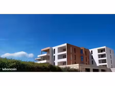 magnifique t3 récent avec ascenseur  terrasse et vue dégagée (montagnes et mer) a 200 m de