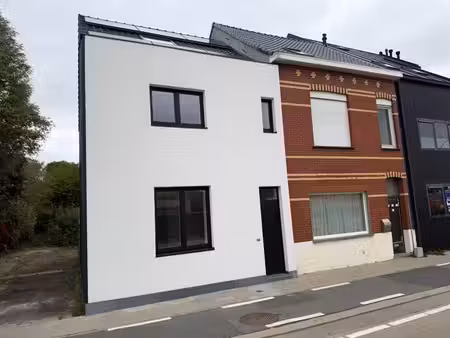4 slaapkamer nieuwbouw woning te huur