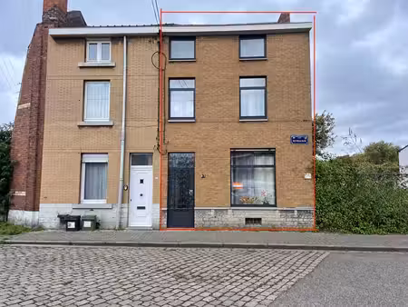 maison 3 façades à st-nicolas  2 chbres  grenier aménageable