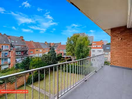 jette : appartement 3 chambres  terrasse  cave et box garage