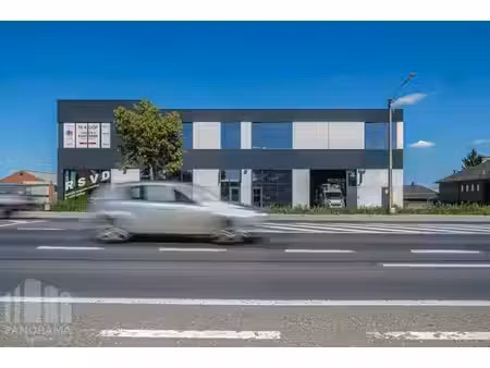 359 m² nieuwbouw kantoorruimte te huur langs bruggesteenweg