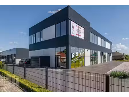 684 m² nieuwbouw kantoorruimte te huur langs bruggesteenweg