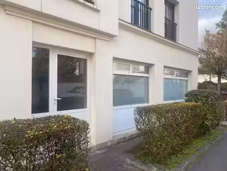 local commercial 44 m²