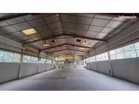 local d'activité 400 m²