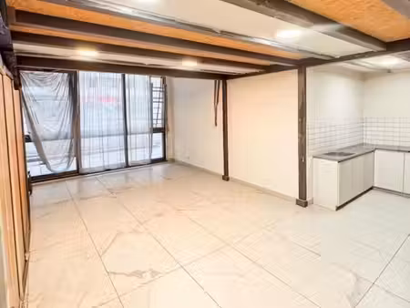 local commercial 73 m²
