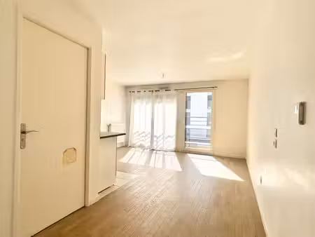 studio 1 pièce 30 m²