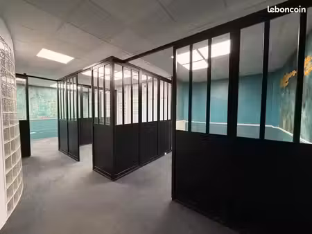 bureaux 61 m²