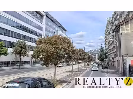 fonds de commerce 330 m²