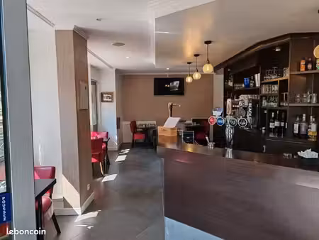 bar restaurant