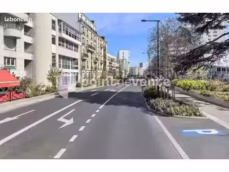 local commercial 400 m²