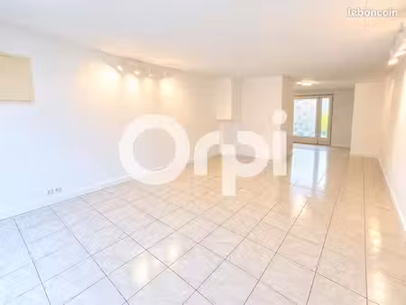local commercial 30 m²