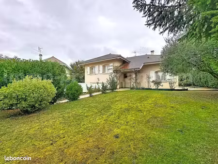 maison 7 pièces 203 m²