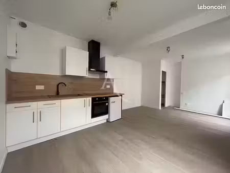 studio 1 pièce 27 m²