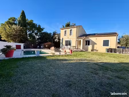 aramon - villa 138 m² - dpe a - piscine - garage - terrain 750 m²