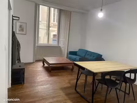 loue t2 meublé hyper centre  refait à neuf