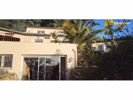 location appart t3 le castellet83330 de nov à juin