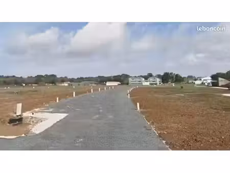 terrain à bâtir de 236 m2 au prix de 174000 à saint-palais-sur-mer (17)