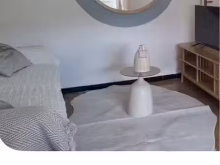 location studio meublé
