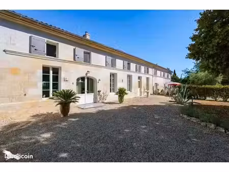 maison 9 pièces 322 m²