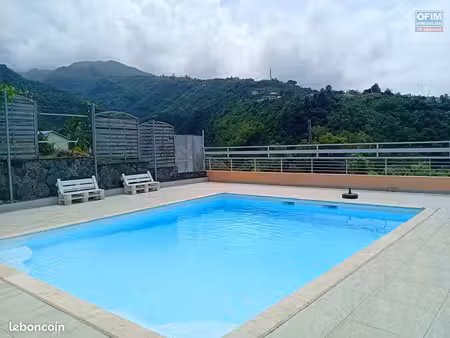 a vendre appartement f2 en rez de jardin de 53.71 m2 dans une residence avec piscine avec 